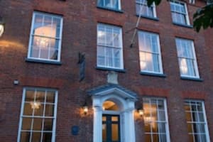 Accommodation at East Walls Hotel in chichestergoodwood airport