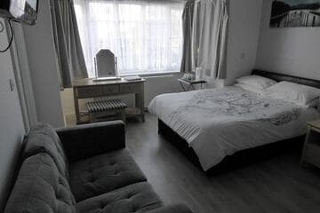 Accommodation at Shenandoah House in manston airport