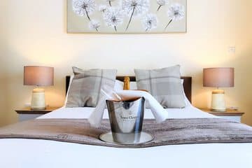 Accommodation at Ice House Apartments in swansea airport