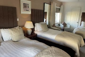 Accommodation at Beechwood Ensuite Guest House in glasgow prestwick airport
