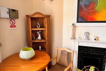 Accommodation at Castle Lodge Guest House in liverpool john lennon airport