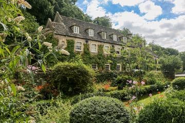 Accommodation at Swan Hotel in cotswold airport