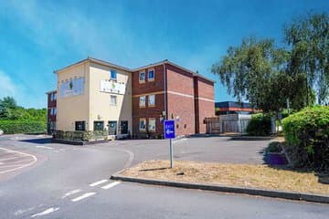 Accommodation at GO2 Gloucester Hotel by OYO in gloucestershire airport