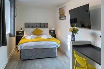 Accommodation at City & Station Stays at Gulland House by Pureserviced in plymouth city airport