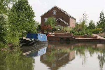 Accommodation at The Mooringpost in gloucestershire airport