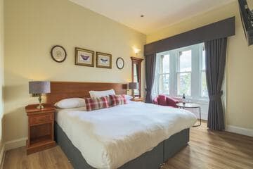 Accommodation at Old Waverley Hotel in edinburgh airport