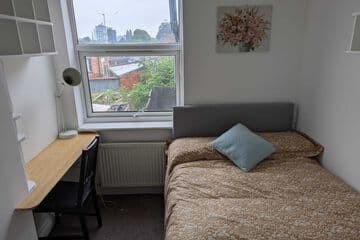 Accommodation at Coventry Central Roomz in coventry airport