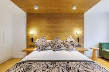 Accommodation at Rosemay Hotel in raf northolt