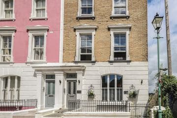 Accommodation at Flat 4 - Hengistdury in bournemouth airport