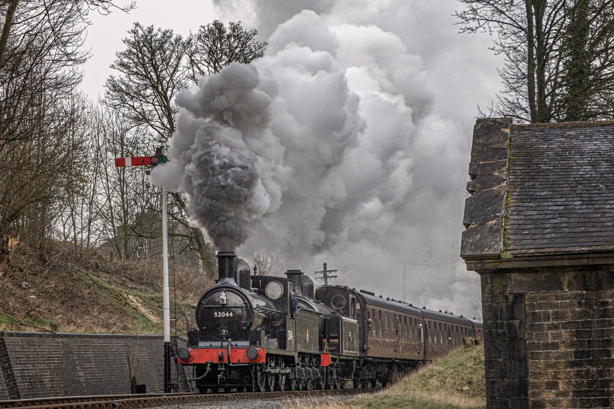 Keighley & Worth Valley Railwayβs Autumn Steam-up Features Historic Cockney Locomotive No.72 'Fenchurch'
