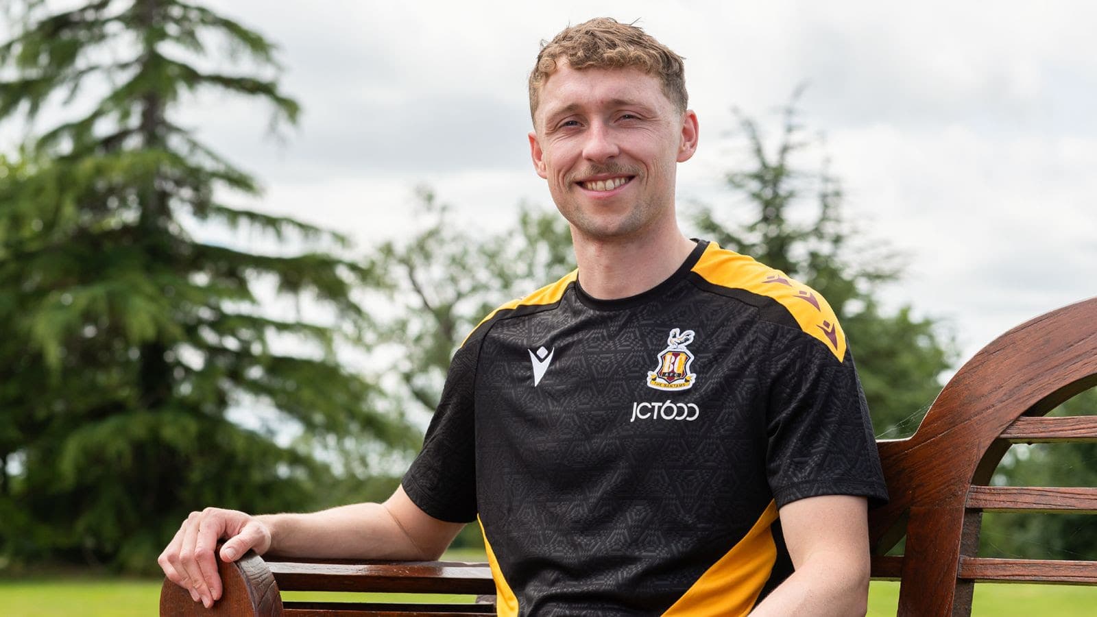 Matt Pennington Signs for Bradford City Ahead of 2025/26 Season