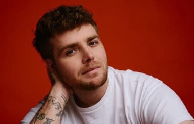 When Is Alex Warren Playing Leeds And How To Get Tickets?