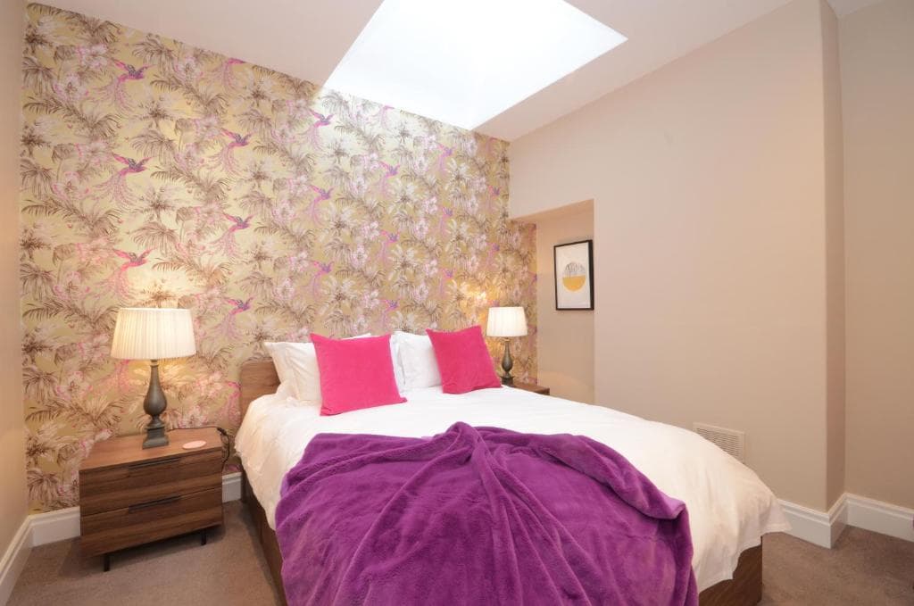 Accommodation at Lucy's Lodge- Most Stylish Apartment On Vibrant Bishy Road in york