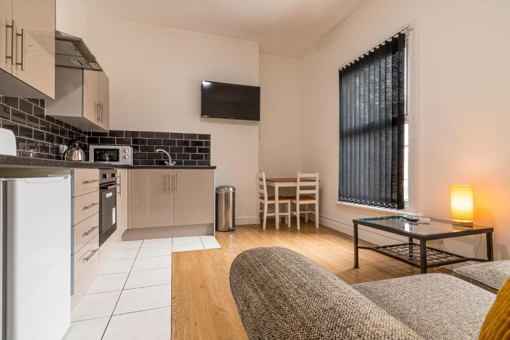 Accommodation at PLATFORM Fishing Quarter Apartment 2 in hull