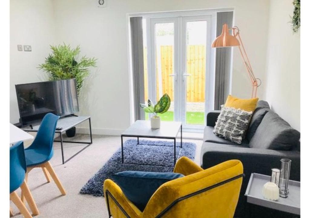 Accommodation at 1 & 2 Bedroom Shield House Apartments Sheffield Centre in sheffield