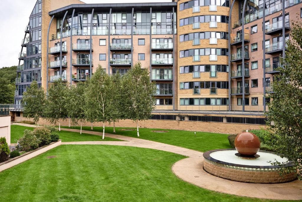 Accommodation at Northern Lights Apartment in saltaire