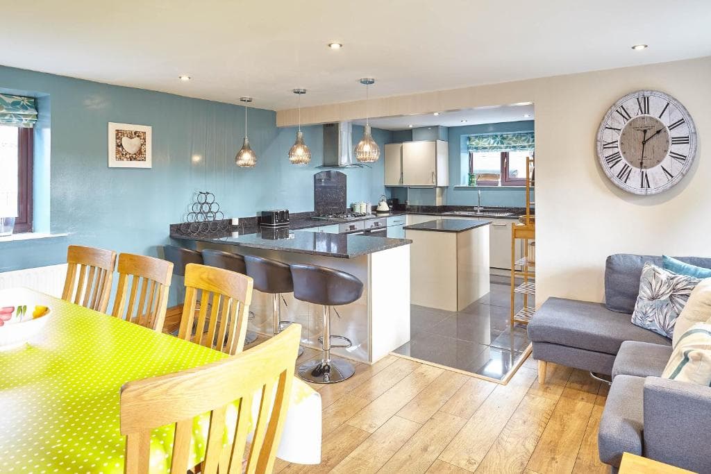 Host & Stay - Larpool Mews Holiday Home