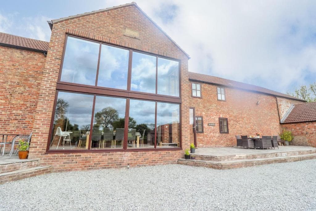 Accommodation at The Old Barn in wold newton