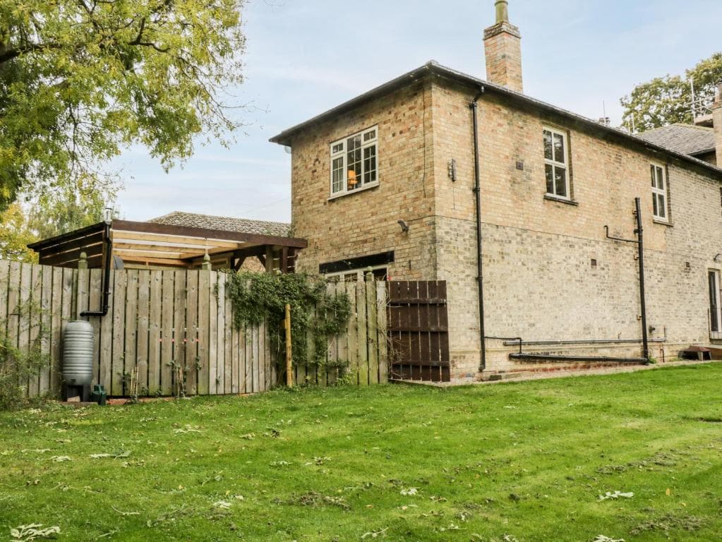 Accommodation at West Wing Apartment in full sutton