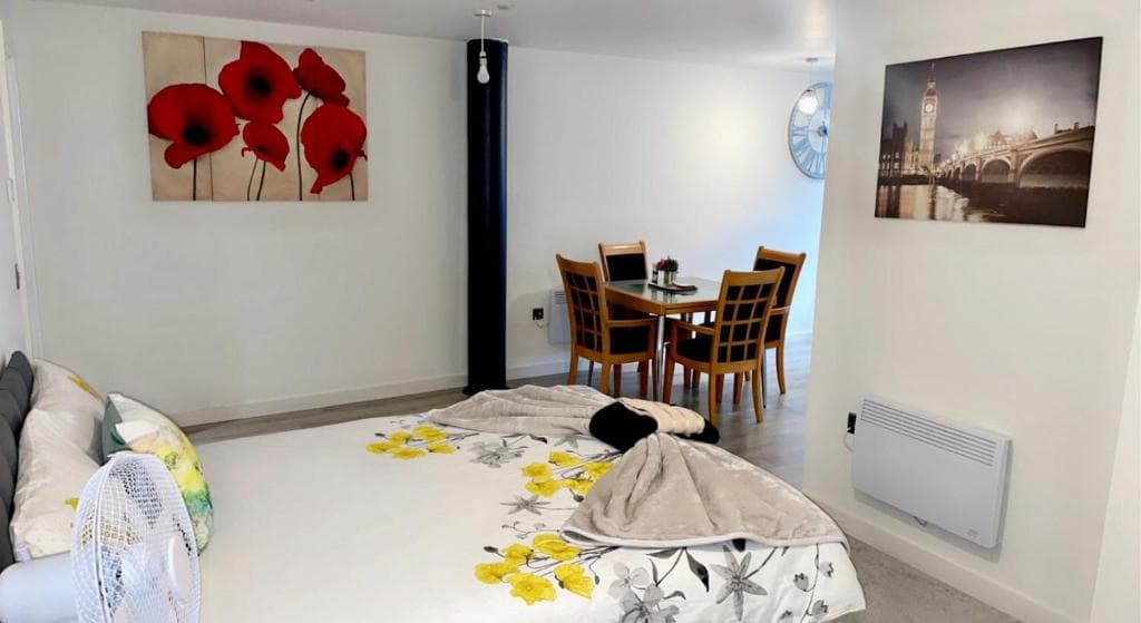 Accommodation at Charming 1-Bed Apartment in Bradford city holiday in bradford