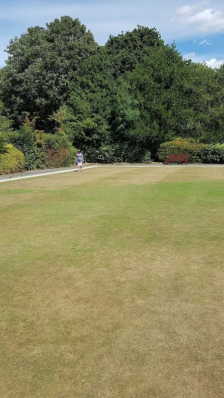 Thornes Park Pitch and Putt - Golf Course in alverthorpe