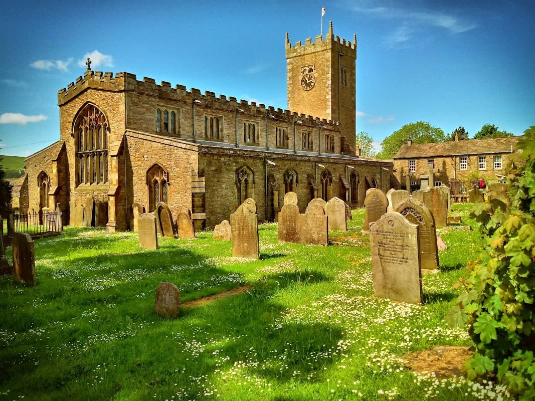St Oswald's Church, Askrigg - Churches in bainbridge