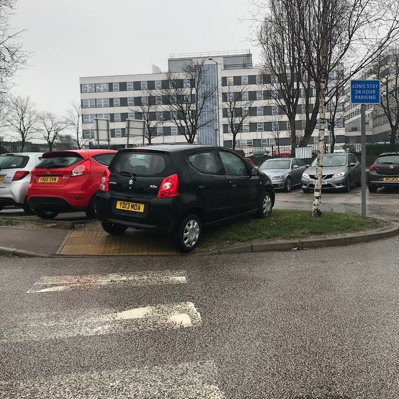 Bus Stop at Pogmoor Road/Helensburgh Close - Bus Stops in barnsley