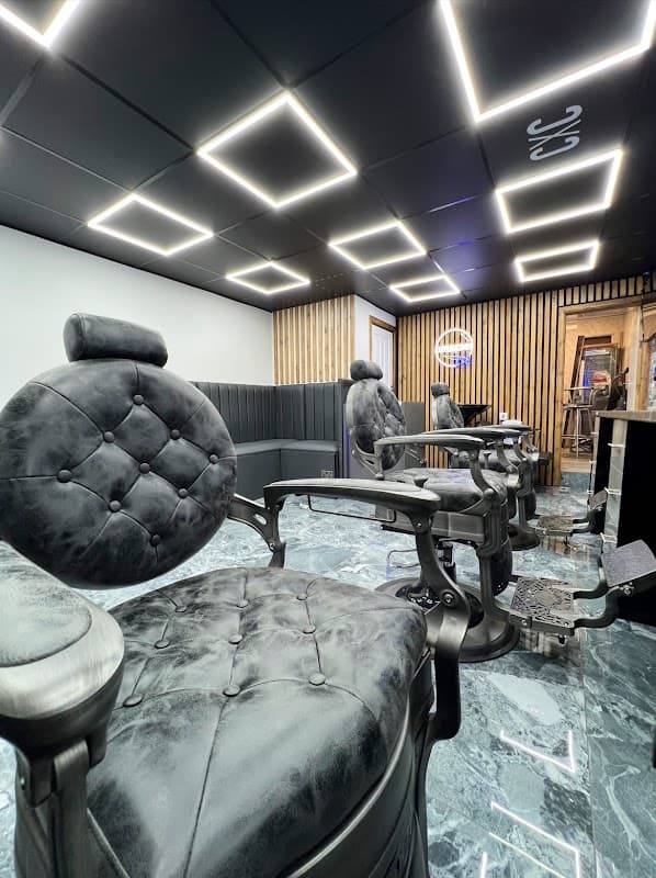 ClippersXcombs Barbershop - Barbers in batley