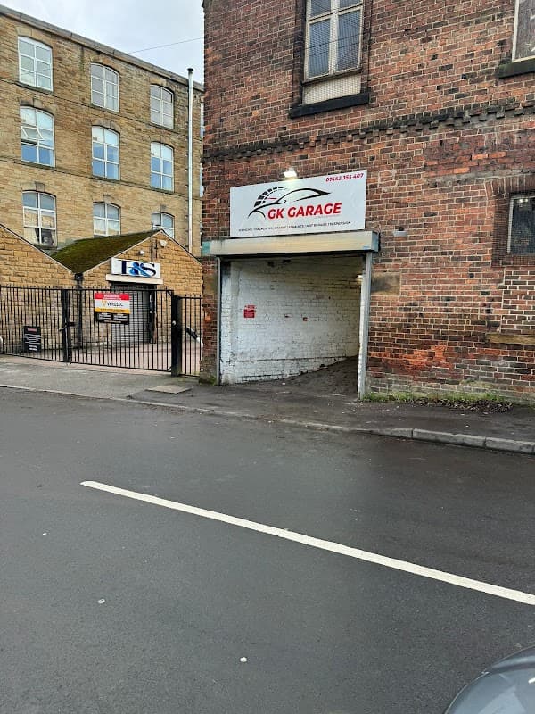 GK GARAGE - Garages in batley