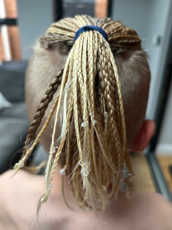 Madorsa Braids & Strykafade's Unisex Studio - Hair Salons in beeston