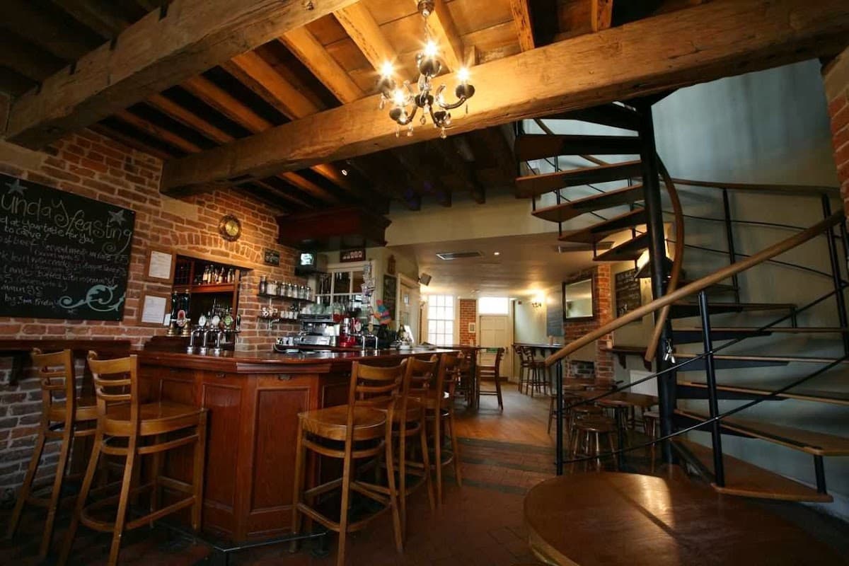 Food & drink at The Cross Keys in beeston