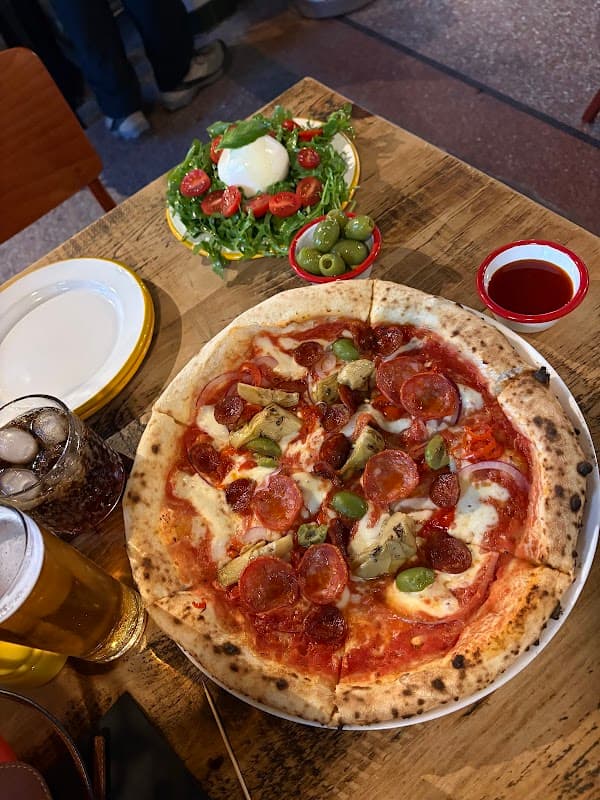 Dining at Romy's Pizza Bar in bolsterstone ewden village