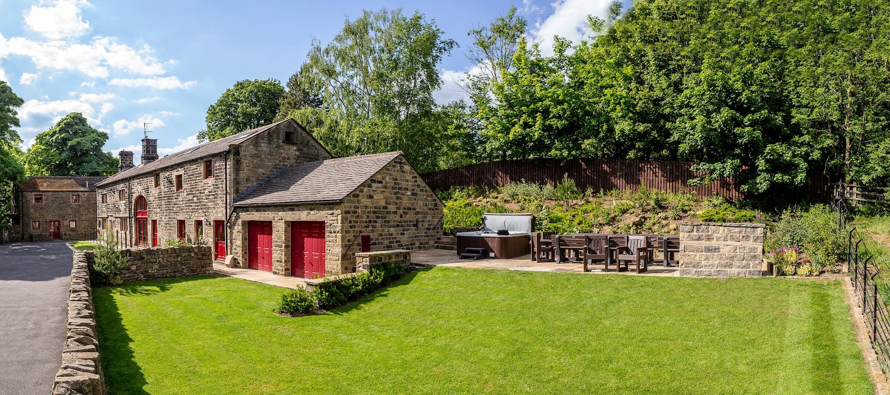 Accommodation at Unsliven Bridge Farm in bolsterstone ewden village