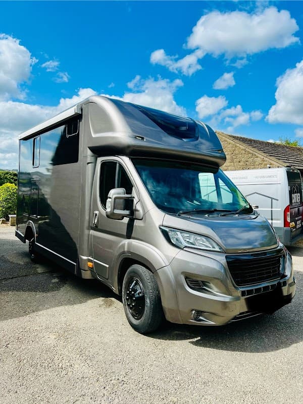 Fleet Painting Ltd - Garages in bradley