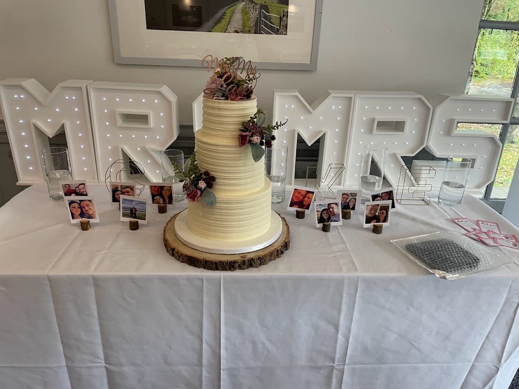 BeeBee's Cakes - Bakers in bramley