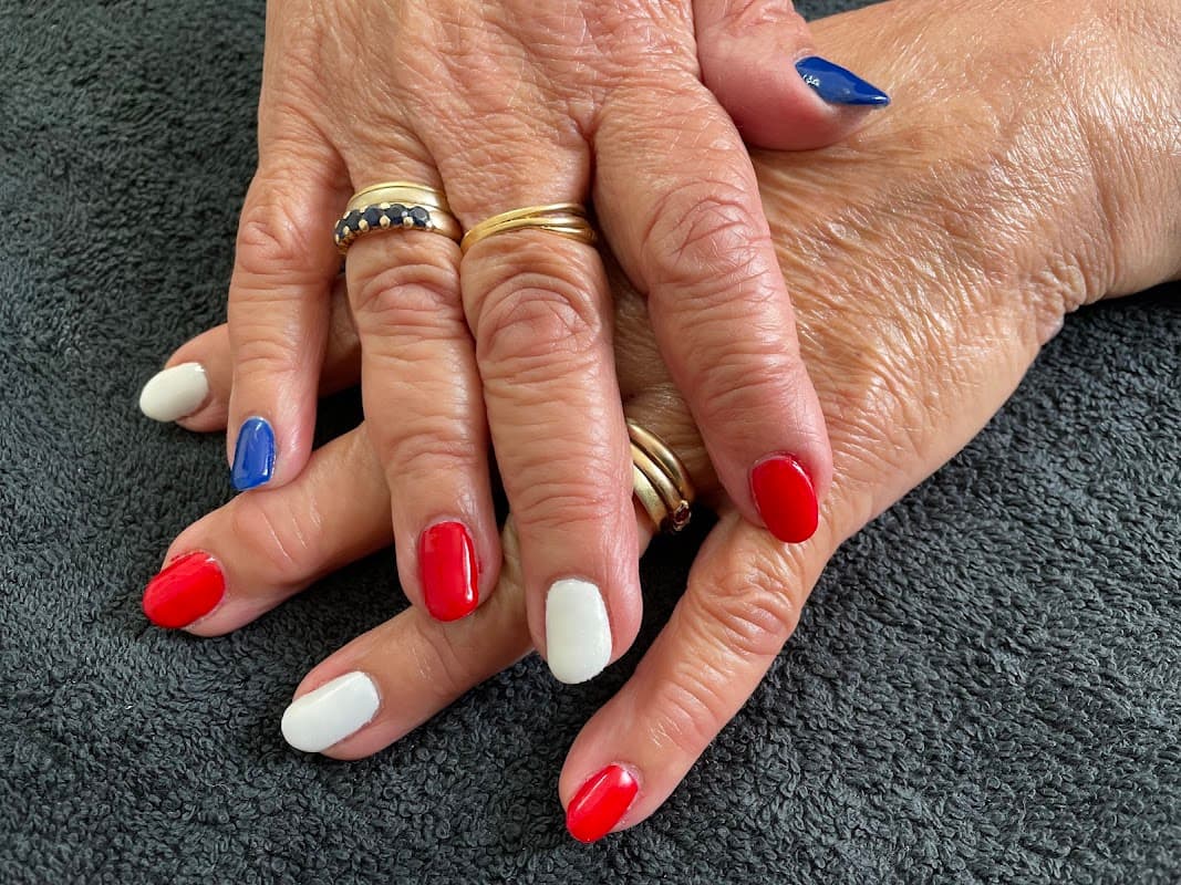 Betty beauty salon - Beauty Salons in bramley