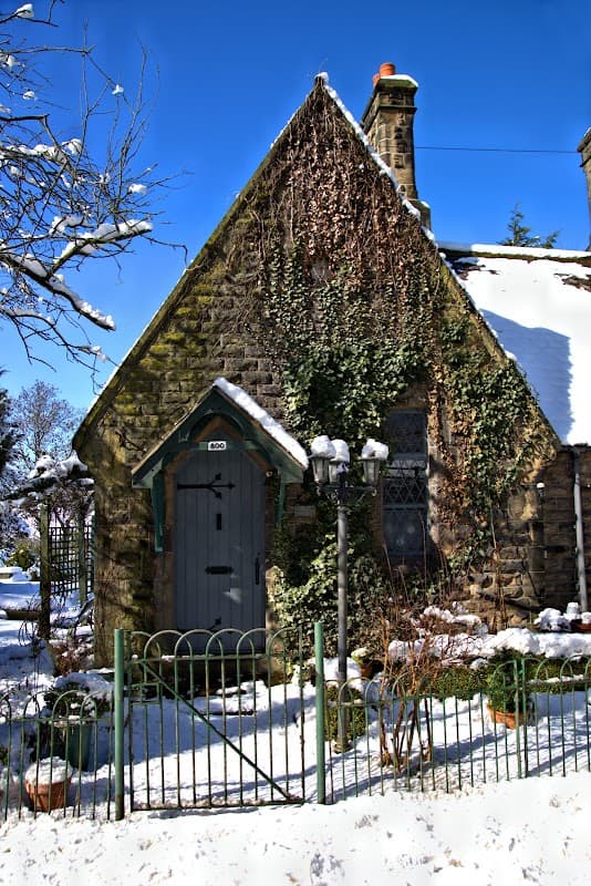 Farnley Cemetery - Cemeteries in bramley