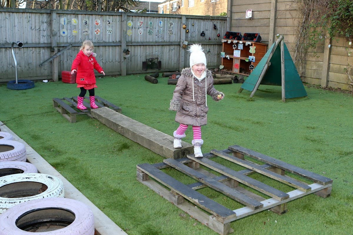 Little People Private Day Nursery - Nurseries in bramley