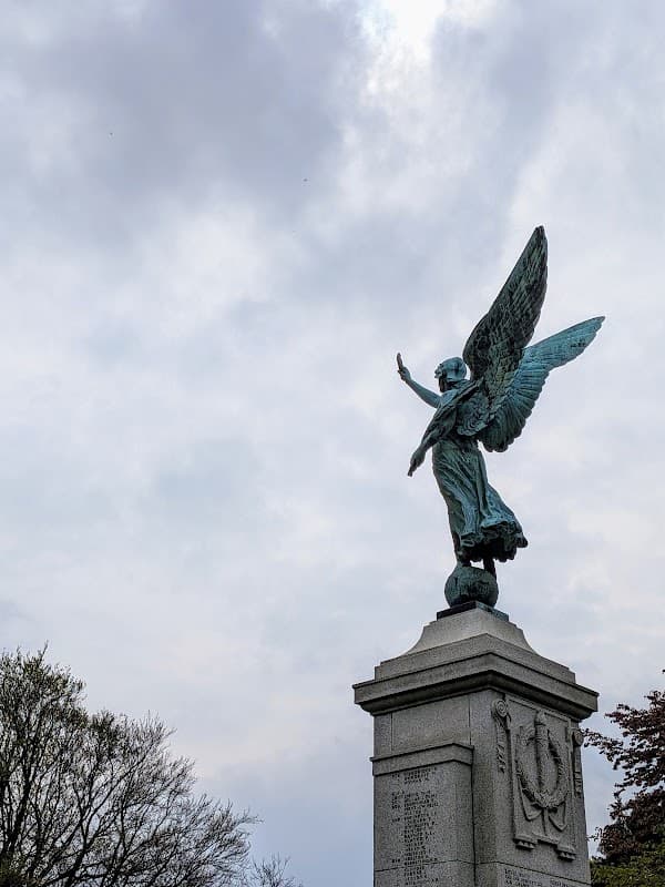 Brighouse War Memorial - War Memorials in brighouse