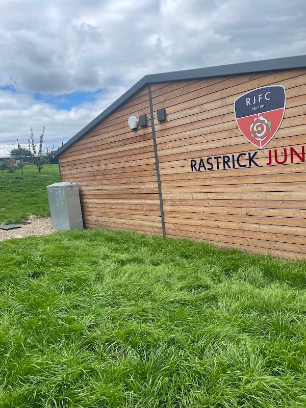 Carr Green Recreation Ground - Playgrounds in brighouse