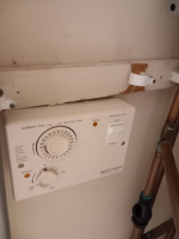 Castles Electrical Services Ltd - Electricians in brighouse