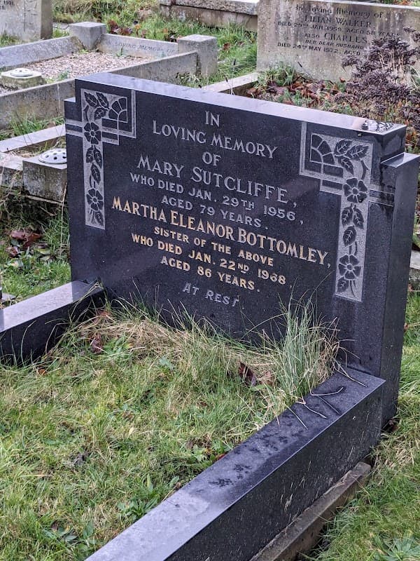 Rastrick Cemetery - Cemeteries in brighouse