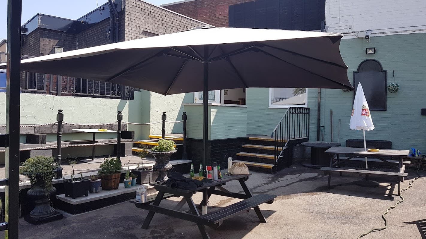 Food & drink at Carlton Hotel in carbrook