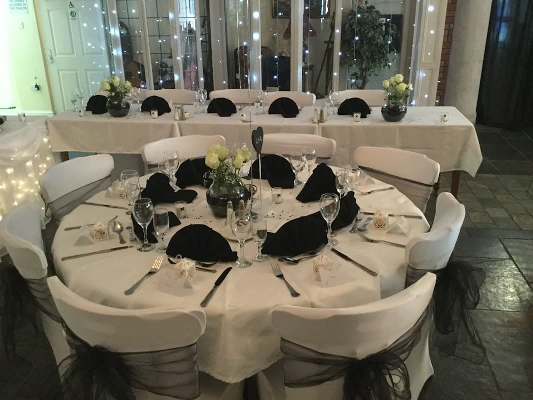 Cafe Courtyard Cafe & Bar in carbrook