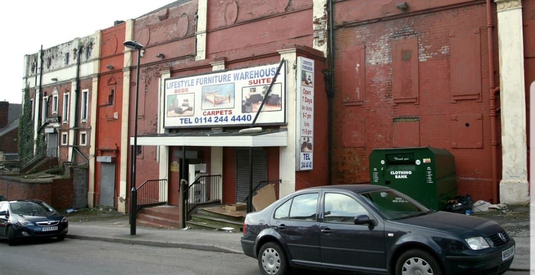 Lifestyle carpets and furniture - Furniture Shops in carbrook