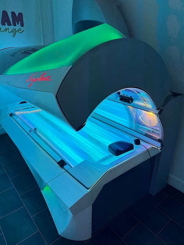 The Dream Lounge - Beauty Salons in carbrook