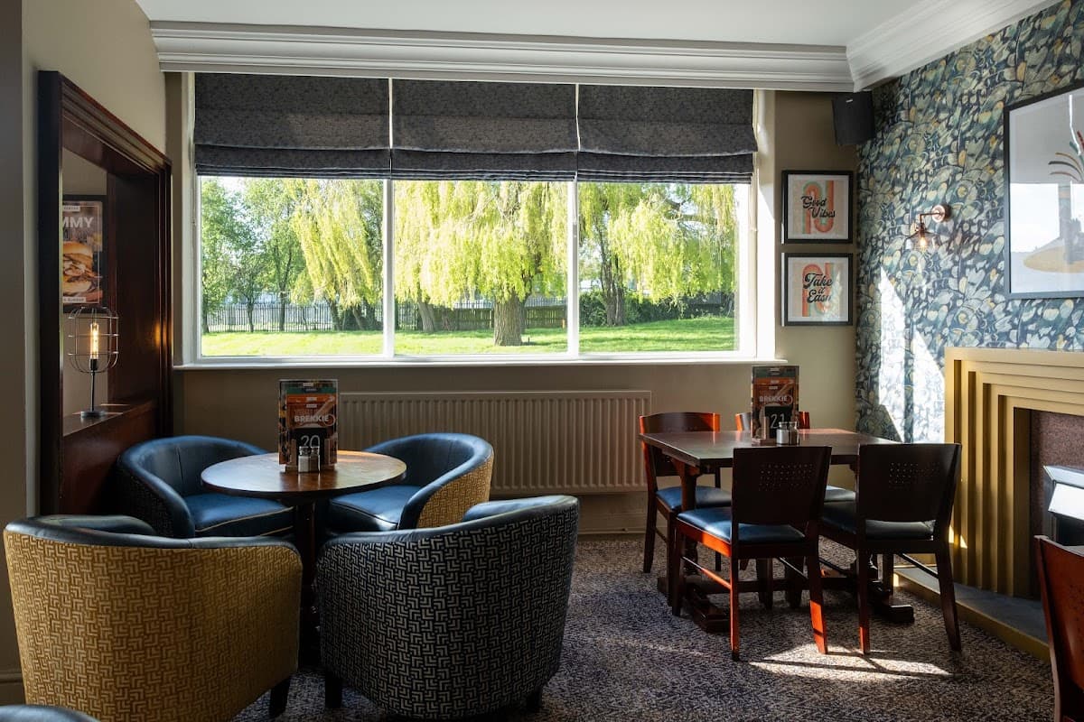 Food & drink at The Three Magpies Hotel in carbrook