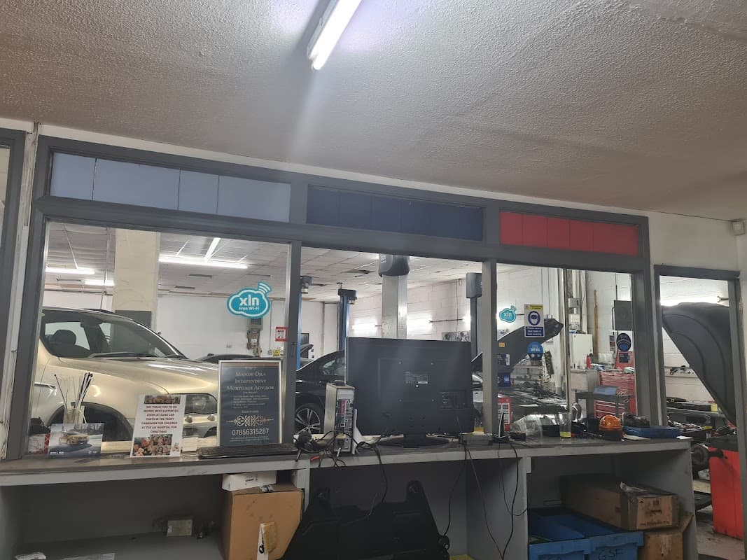 BN Works - Garages in chapel allerton