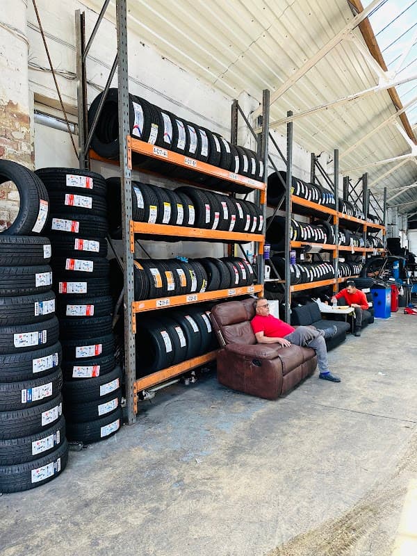 TYRE 4 YOU. SMART HAND CAR WASH - Car Washes in chapel allerton