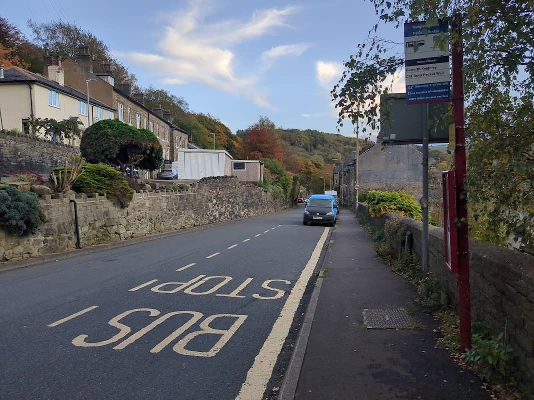Bus Stop at Midgehole Road - Bus Stops in chiserley